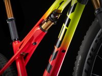 Trek Supercaliber 9.9 XTR L Radioactive Yellow to Coral