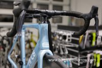 Escapee DB 57cm Ice Blue Ultegra Di2 mit Carbon Lenker 44cm