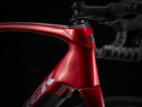 Trek Domane+ LT 7 56 Rage Red to Deep Dark Blue Fade