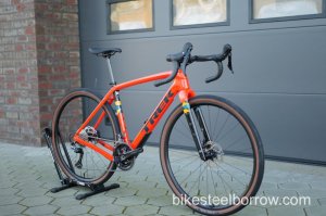 Trek Checkpoint SL 5 56 Radioactive Red/Nautical Navy