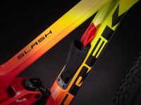 Trek Slash 9.8 XT ML 29 Radioactive Coral to Yellow Fad