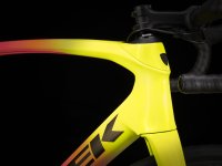 Trek Domane SLR 7 56 Radioactive Yellow to Coral Fade